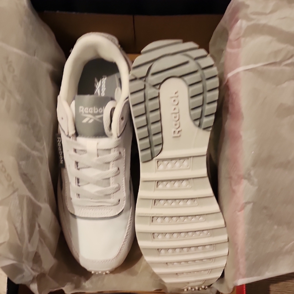 Reebok Forte White and Gray Sneakers - Picture 4 of 5